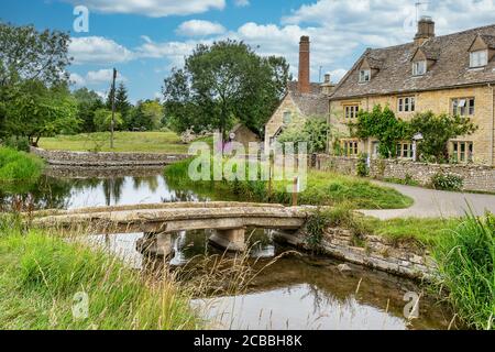 Das Dorf Cotswolds von Lower Slaughter Stockfoto