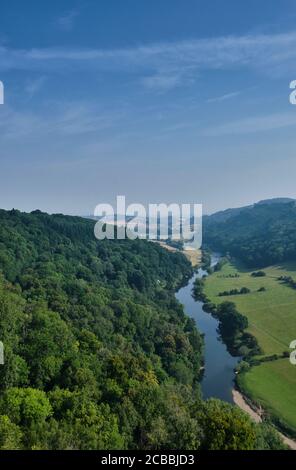 Der Fluss Wye zwischen Huntsham Hill und Coppet Hill, von Symonds Yat Rock, Symonds Yat East, Herefordshire aus gesehen Stockfoto