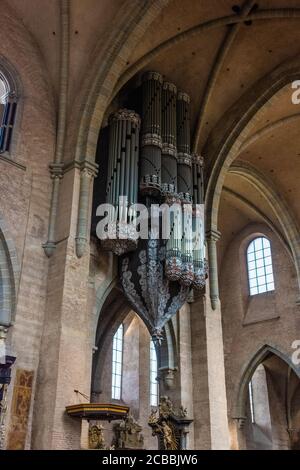 TRIER, 20. JULI 2020: Innenansicht des Trierer Doms Stockfoto