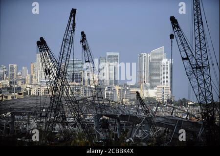 Beirut, Libanon. August 2020. Der beschädigte Hafen ist nach einer massiven Explosion in Beirut, Libanon, am Mittwoch, den 12. August 2020 zu sehen. Foto von Mustafa Jamaleddine/UPI Credit: UPI/Alamy Live News Stockfoto