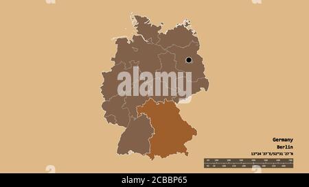 Entsättigte Form Deutschlands mit seiner Hauptstadt, Hauptregionalteilung und dem abgetrennten Bayern-Raum. Beschriftungen. Komposition von gemusterten Texturen. 3D-RE Stockfoto