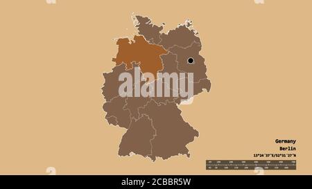 Entsättigte Form Deutschlands mit seiner Hauptstadt, Hauptregionalteilung und dem abgetrennten Niedersachsen-Gebiet. Beschriftungen. Komposition von gemusterten Texturen. Stockfoto