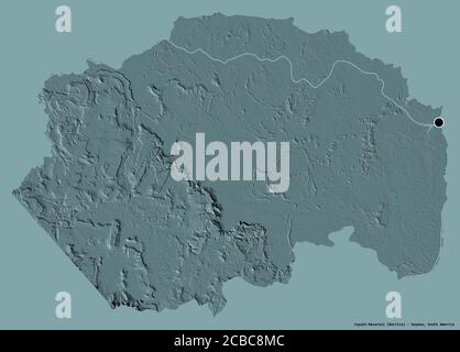 Form von Cuyuni-Mazaruni, Region von Guyana, mit seiner Hauptstadt isoliert auf einem einfarbigen Hintergrund. Farbige Höhenkarte. 3D-Rendering Stockfoto