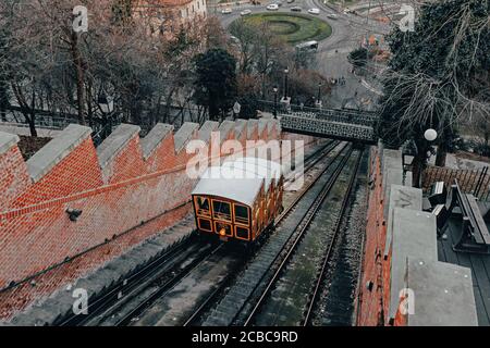 Oldtimer-Seilbahn auf dem Castle Hill. Budapest, Ungarn Stockfoto