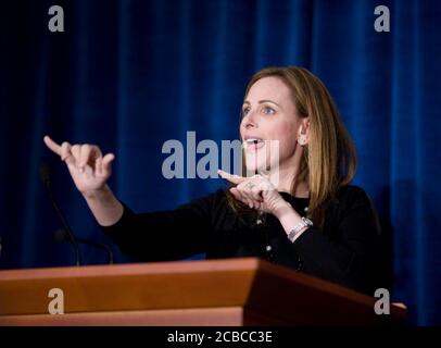 Austin, Texas, USA, 3. November 2007: Die mit dem Academy Award ausgezeichnete gehörlose Schauspielerin und Autorin Marlee Matlin spricht auf dem Texas Book Festival über ihr Buch Deaf Child Crossing. ©Bob Daemmrich Stockfoto