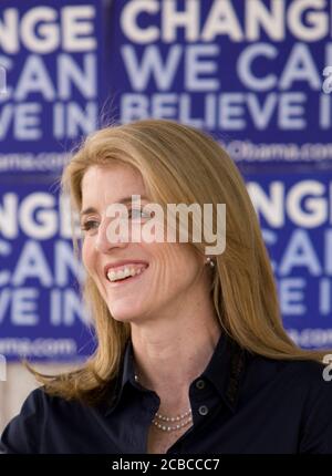 Austin, Texas USA, 25. Februar 2008: Caroline Kennedy spricht am Montag in einem Restaurant in der Innenstadt von Austin, als sie ihre Gründe für die Unterstützung des hoffnungsvollen demokratischen Präsidenten Barack Obama darlegte. ©Bob Daemmrich Stockfoto