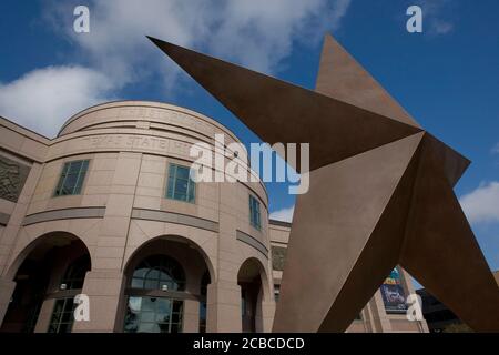 Austin, Texas USA, 23. Oktober 2008: Haupteingang des Bob Bullock Texas State History Museum in der Innenstadt von Austin, benannt nach dem langjährigen ehemaligen Gouverneur von Texas, Bob Bullock. ©Bob Daemmrich Stockfoto