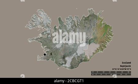 Entsättigte Form von Island mit seiner Hauptstadt, der wichtigsten regionalen Teilung und dem abgetrennten Austurland-Gebiet. Beschriftungen. Satellitenbilder. 3D-Rendering Stockfoto