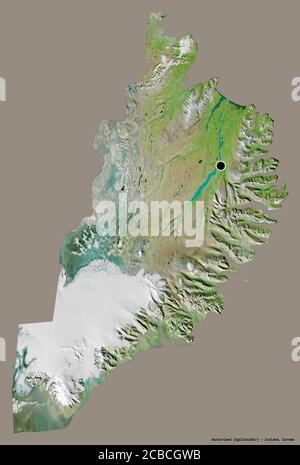 Form von Austurland, Region von Island, mit seiner Hauptstadt isoliert auf einem einfarbigen Hintergrund. Satellitenbilder. 3D-Rendering Stockfoto