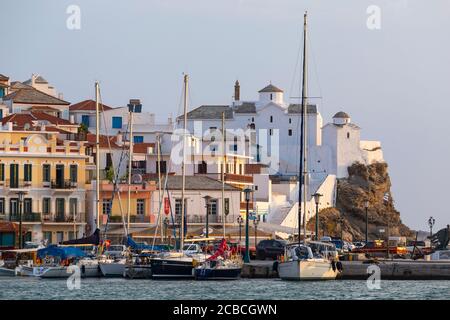 Die Kirche der Jungfrau Maria in der Hauptstadt Skopelos, Nordsporaden, Griechenland Stockfoto