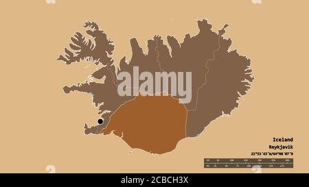 Entsättigte Form von Island mit seiner Hauptstadt, Hauptregionalteilung und dem abgetrennten Suðurland-Gebiet. Beschriftungen. Komposition von gemusterten Texturen. 3D Stockfoto