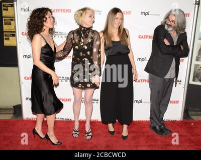 2. März 2017, Hollywood, Kalifornien, USA: Sandra Oh, Anne Heche, Alicia Silverstone und Onur Tukel besuchen die Premiere von 'Catfight'' von Dark Sky Films bei Cinefamily. (Bild: © Billy Bennight/ZUMA Wire) Stockfoto