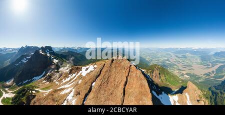 Luftpanoramic Blick auf Cheam Mountain Stockfoto