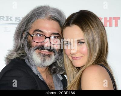 2. März 2017, Hollywood, Kalifornien, USA: Onur Tukel und Alicia Silverstone besuchen die Premiere von Dark Sky Films'''Catfight'' bei Cinefamily. (Bild: © Billy Bennight/ZUMA Wire) Stockfoto