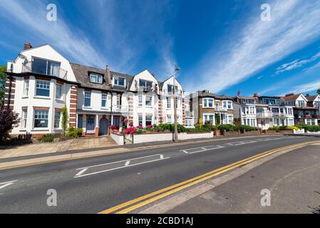Exklusive Luxusimmobilien in Grand Parade, Leigh on Sea, Essex, UK. Wohlhabende, gehobene Gegend von Southend Borough, an sonnigen Sommertagen Stockfoto