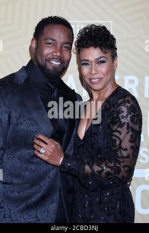 LOS ANGELES - FEB 23: Michael Jai White, Gillian Iliana Waters bei den American Black Film Festival Honors Awards im Beverly Hilton Hotel am 23. Februar 2020 in Beverly Hills, CA Stockfoto