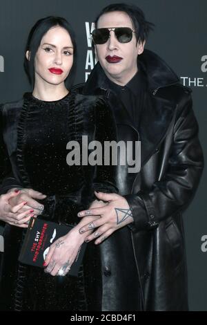 LOS ANGELES - 4. JANUAR: Lindsay Usich und Marilyn Manson bei der Art of Elysium Gala - Ankunft im Hollywood Palladium am 4. Januar 2020 in Los Angeles, CA Stockfoto