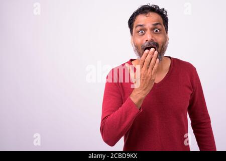 Porträt von reifen schönen bärtigen indischen Mann Stockfoto