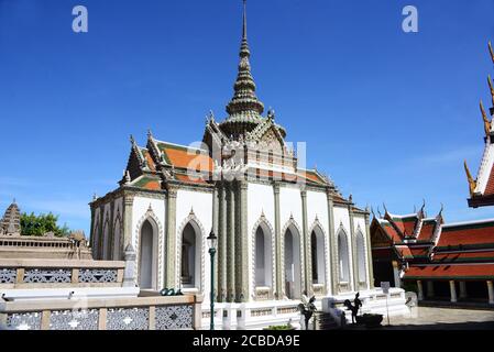 Phra Viharn Yod Teil des Wat Phra Kaew No People in the Time of Corona Virus Disease (COVID-19) Bangkok, Thailand Stockfoto