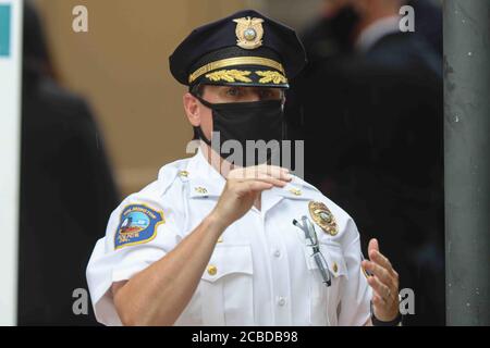 Wilmington, DE, USA. August 2020. Wilmington Polizei war vor Ort als Senator Kamala D. Harris (D-Calif.) Rest im Hotel du Pont Mittwoch, 12. AUGUST 2020, in Wilmington, DE.Präsidentschaftskandidat und ehemaliger Vizepräsident JOE BIDEN und Sen. Kamala D. Harris machten ihren ersten öffentlichen Auftritt, nachdem Biden Harris als seinen Vizepräsidenten-Laufgefährten nannte. Kredit: Saquan Stimpson/ZUMA Wire/Alamy Live Nachrichten Stockfoto