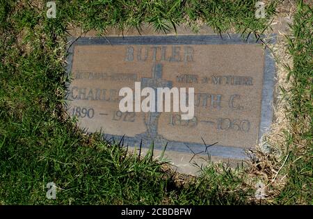 Culver City, California, USA 11. August 2020 EIN allgemeiner Blick auf die Atmosphäre des Schauspielers/Stimmschauspielers Charles Dawson 'Daws' Butlers Grab auf dem Holy Cross Cemetery am 11. August 2020 in Culver City, Kalifornien, USA. Foto von Barry King/Alamy Stockfoto Stockfoto