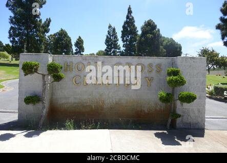 Culver City, California, USA 11. August 2020 EIN allgemeiner Blick auf die Atmosphäre des Heiligen Kreuzes Friedhof am 11. August 2020 in Culver City, Kalifornien, USA. Foto von Barry King/Alamy Stockfoto Stockfoto