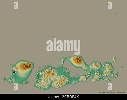 Form von Nusa Tenggara Barat, Provinz Indonesien, mit seiner Hauptstadt isoliert auf einem einfarbigen Hintergrund. Topografische Reliefkarte. 3D-Rendering Stockfoto