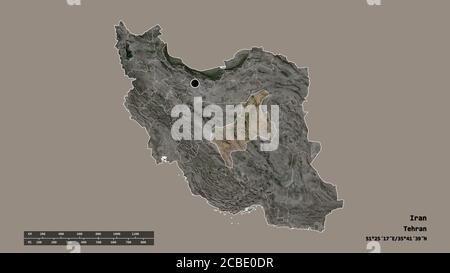 Entsättigte Form des Iran mit seiner Hauptstadt, der wichtigsten regionalen Teilung und dem abgetrennten Yazd-Gebiet. Beschriftungen. Satellitenbilder. 3D-Rendering Stockfoto