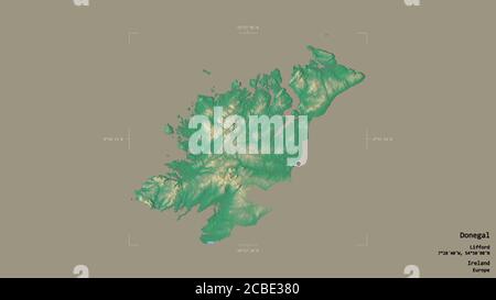 Gebiet von Donegal, Grafschaft Irland, isoliert auf einem soliden Hintergrund in einem georeferenzierten Begrenzungsrahmen. Beschriftungen. Topografische Reliefkarte. 3D-Rendering Stockfoto