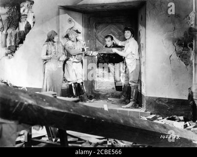 MARGARET DUMONT HARPO MARX LOUIS CALHERN UND CHICO MARX IN DUCK SOUP 1933 Regisseur LEO McCarey Geschichte Bert Kalmar und Harry Ruby Paramount Pictures Stockfoto