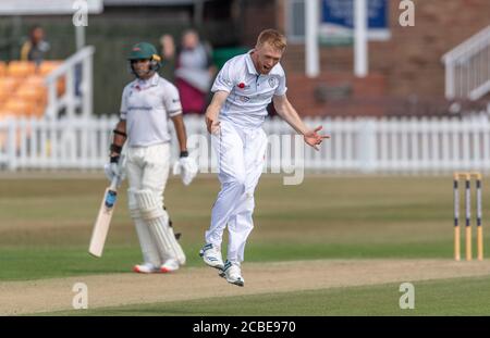 Derbyshire Ed Barnes feiert sein zweites Wicket gegen Leicestershire in Ein Bob Willis Trophy Spiel Stockfoto