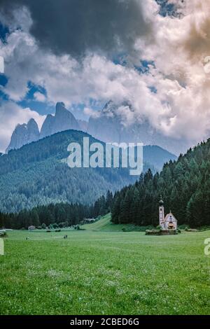 Dolomites Italien, Santa Magdalena Dorf in Dolomitengebiet Italien Val di Funes Stockfoto