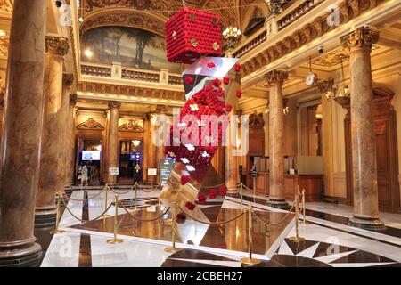 MONTE CARLO, MONACO - 01 MAI, 2019: Berühmte Monte Carlo Casino Halle Innenraum. Stockfoto