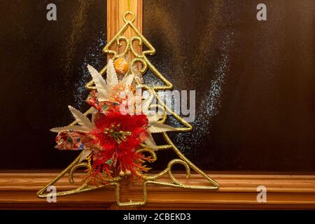 Abstract Neujahr und Weihnachten Dekoration Baum auf Glas Hintergrund Mit Kopierbereich Stockfoto