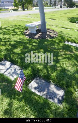 Culver City, California, USA 11. August 2020 EIN allgemeiner Blick auf die Atmosphäre von Victor 'Vic' Morrows Grab am 11. August 2020 im Hillside Memorial Park in Culver City, Kalifornien, USA. Foto von Barry King/Alamy Stockfoto Stockfoto