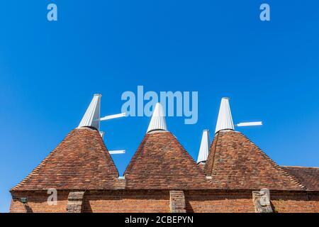 Das Dach eines Osthauses auf dem Land in Kent, England Stockfoto