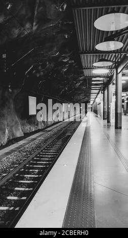 Arlanda Express-Bahnhof mit Aufzügen im schwedischen Stockholm Flughafen Arlanda Stockfoto