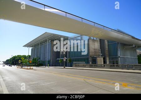 CHICAGO, IL -28 JUL 2020- Außenansicht des Art Institute of Chicago (AIC), gelegen an der Michigan Avenue (Magnificent Mile), dem zweitgrößten A Stockfoto