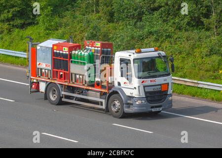 BOC, Linde Group Industriegase werden auf einem starren LKW-LKW DAF auf der M6 bei Lancaster, Großbritannien, transportiert Stockfoto