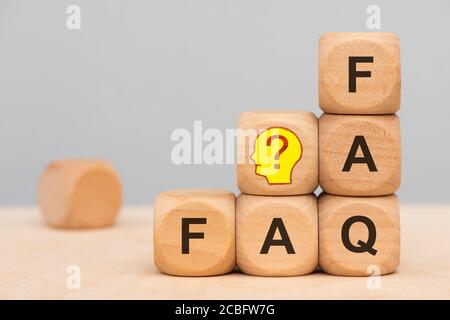 FAQ gedruckt auf Holzwürfel Stockfoto