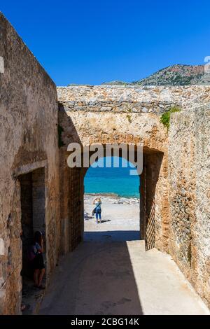 Historische Stätte der Insel Spinalonga an einem sonnigen Frühlingstag, Kreta Stockfoto