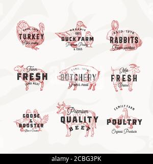 Retro Rinder und Geflügel Vektor Logo Vorlagen Set. Handgezeichnete Vintage-Skizzen von Haustieren und Vögeln mit Vintage-Typografie. Schwein, Kuh, Huhn Stock Vektor