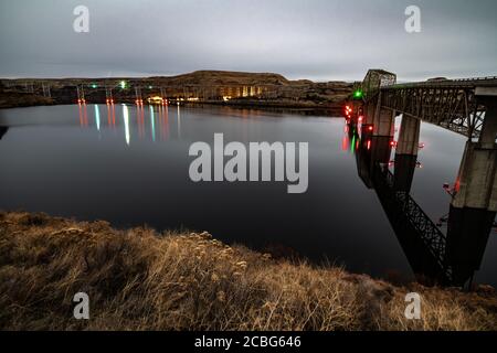 Brücke über Snake River bei Lyons Ferry, WA Stockfoto