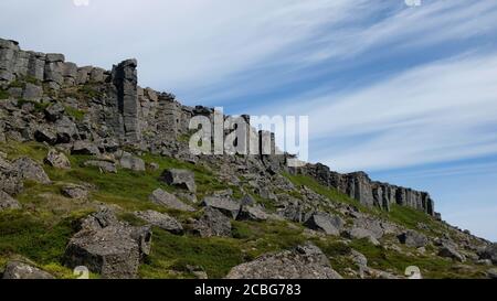 Gerduberg Cliffs auf der Snaefellsness Halbinsel (Nahaufnahme) Stockfoto