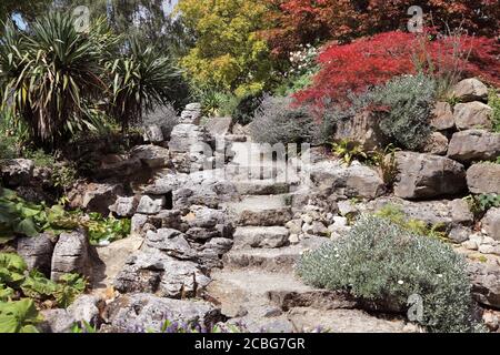 Edwardian Rock Garden in Doddington Place Gardens in Kent Stockfoto