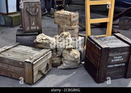 Historische alte Holzkisten, hessische Taschen A wäre im 19. Jahrhundert im SS Great Britain Museum in der Warenverschifffahrt verwendet worden Stockfoto