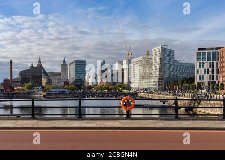 Liverpool Waterfront, Blick vom Salthouse Dock in Richtung Stadtzentrum, Liverpool, Merseyside, Großbritannien Stockfoto