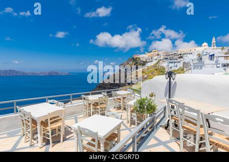 Sommerurlaub für Reise Ziel Hintergrund Konzept. Wunderschöne Landschaft Hintergrund, perfekter Urlaub, weiße Caldera Blick auf Santorini in Griechenland. Stockfoto