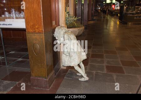 Göteborg, Schweden - Juni 17 2019: Die Ansicht der Statue am Bahnhof am 17 2019. Juni in Göteborg, Schweden. Stockfoto