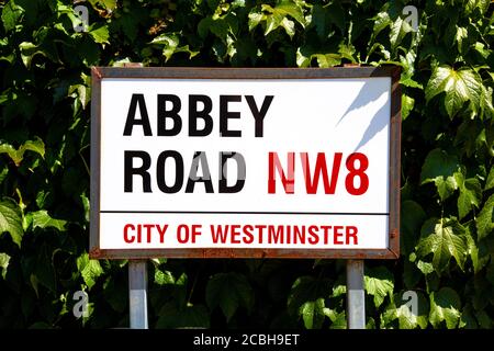 Schild Abbey Road NW8, London, UK Stockfoto